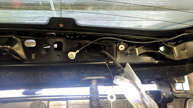 The new reverse camera harness needs an extra ground connection.
