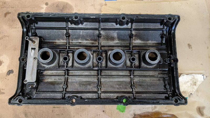Replacement cylinder head cover has cleaned up well
