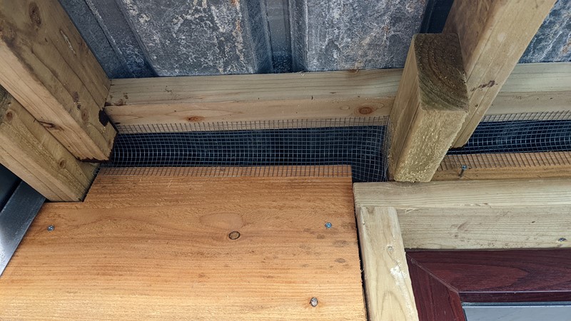 Anti-rodent mesh closes off most of the roof cavity