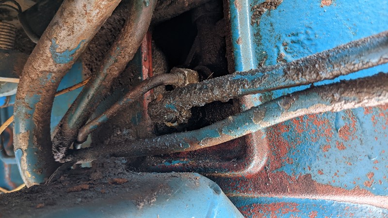 Dual power leakage on Ford 7610 
