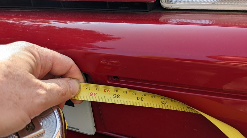 Measuring up the front bumper trim groove